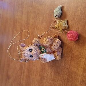 Angel cat ornament.  This sweet kitty has a star, ball of yarn, fish!